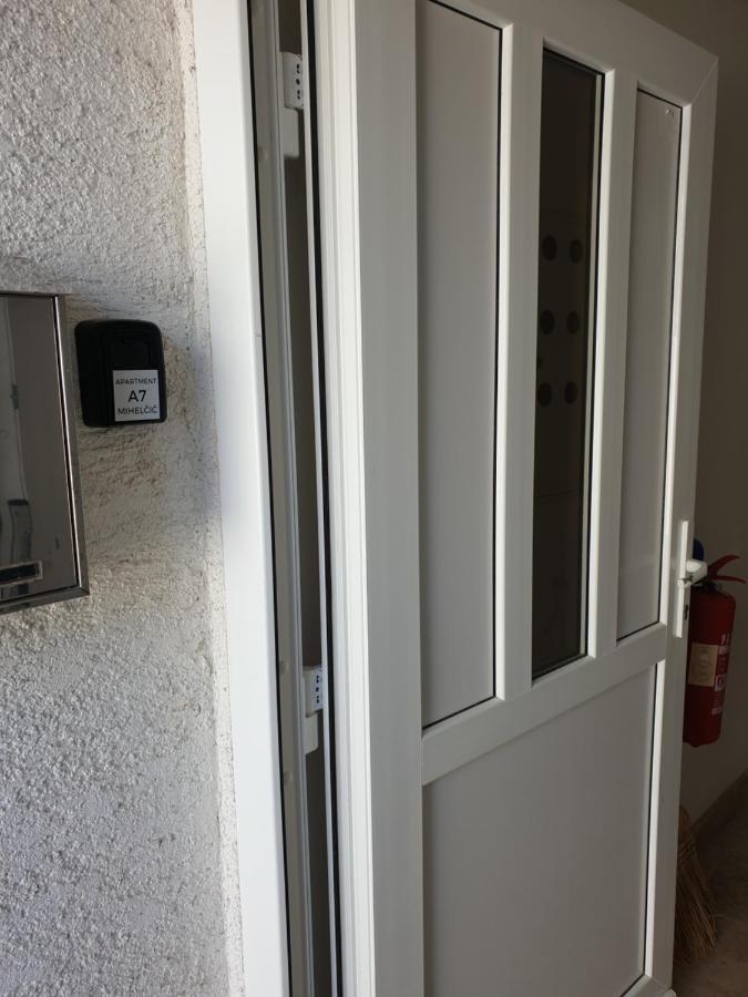 Apartman A7 Njivice Exterior foto